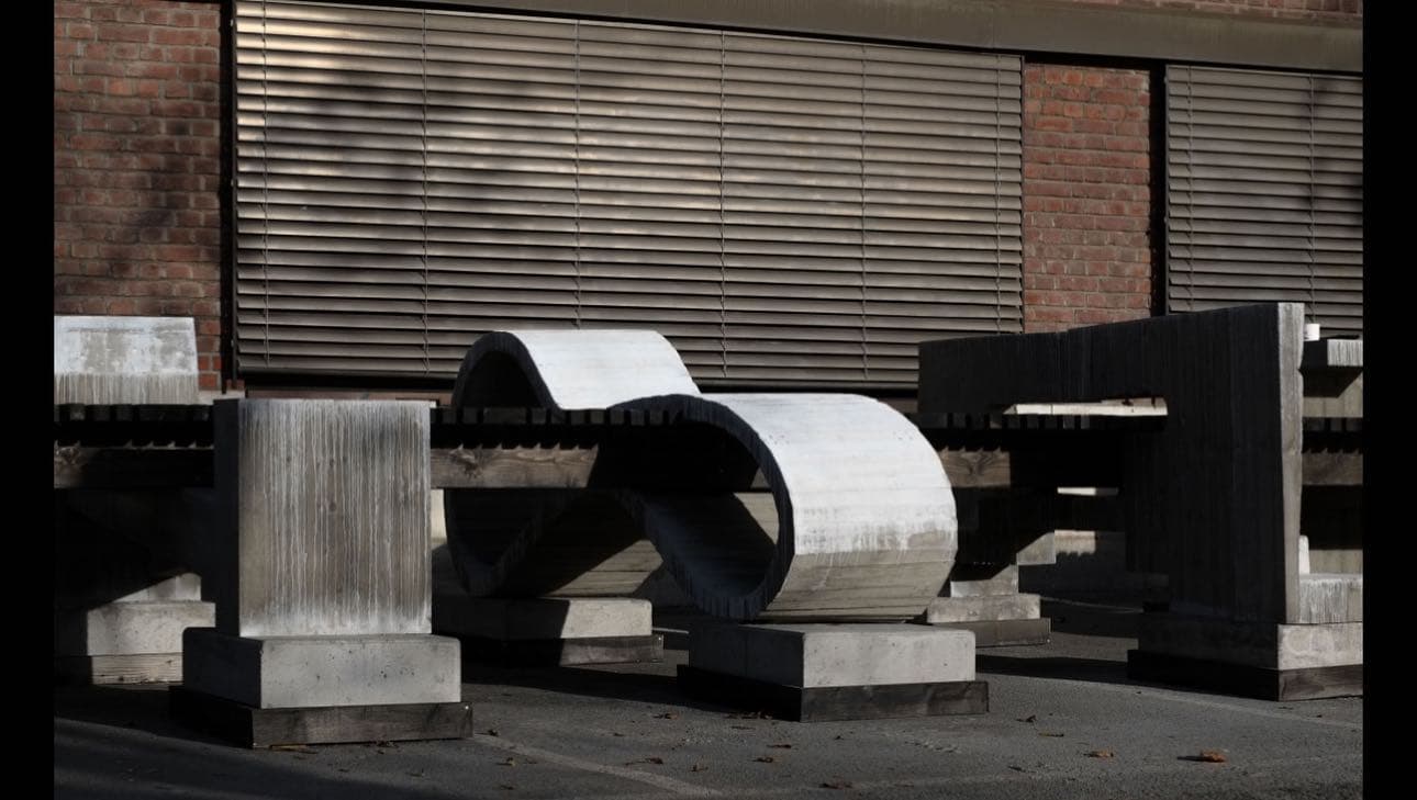 The completed curved concrete seating at Linjen